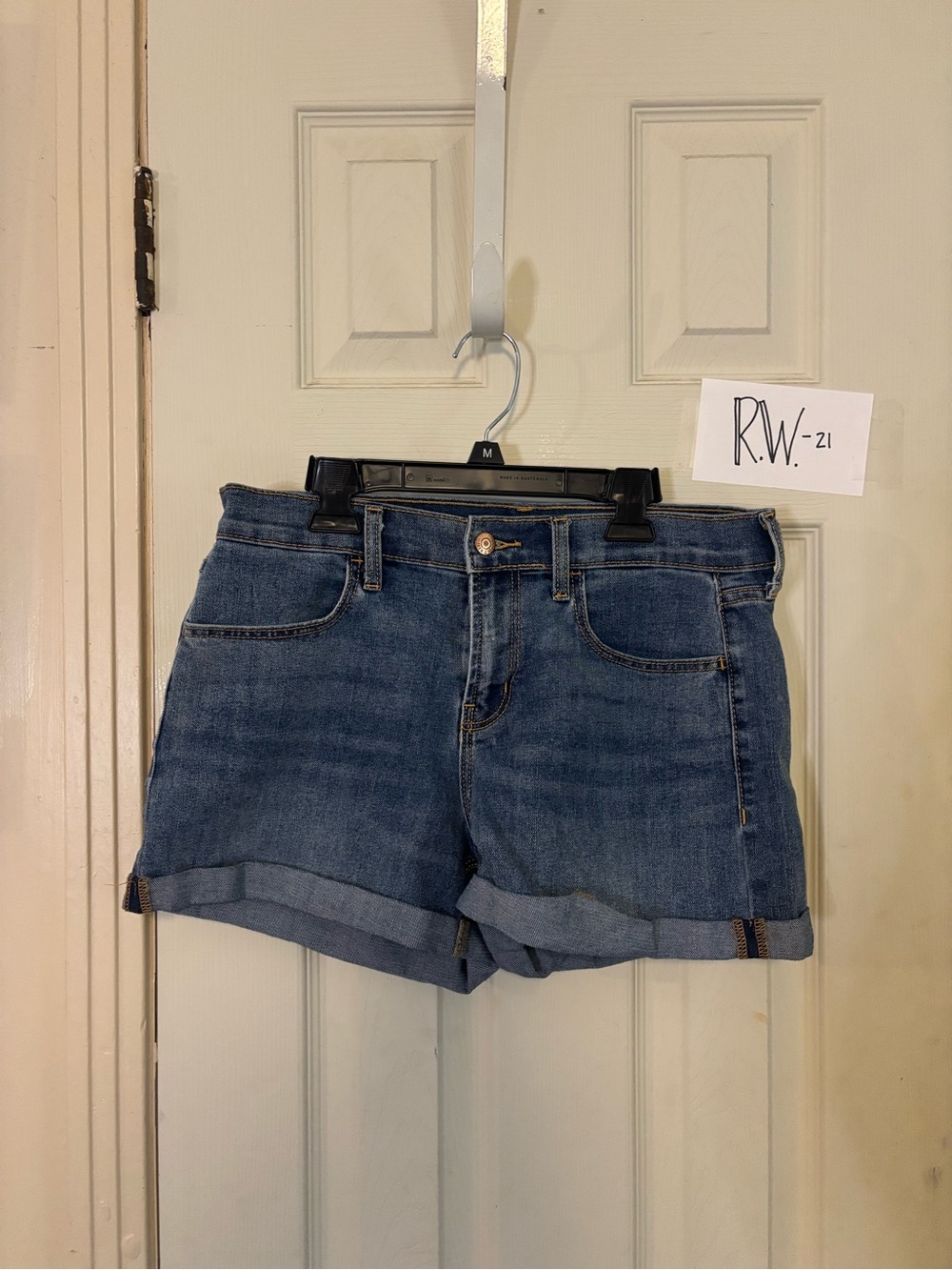 Old Navy Women's Cuffed Denim Shorts in Blue